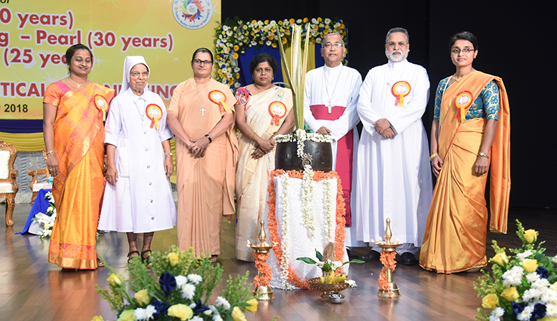 ಬದ್ಧತೆಯೊಂದಿಗೆ ಸೇವೆ ನಿರ್ವಹಿಸುವ ನರ್ಸಿಂಗ್ ಪದವೀಧರರಿಗೆ ಜಾಗತಿಕವಾಗಿ ಮನ್ನಣೆ ಇದೆ